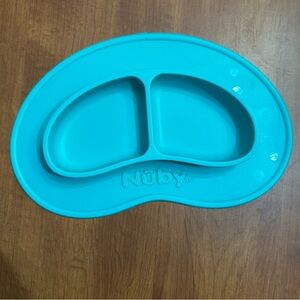 Nuby Sure Grip Miracle Mat Aqua Silicone Divided Plate